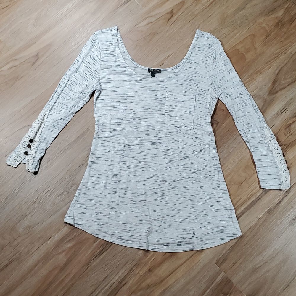 🔹️Lily Rose Gray Heather Embroidered Lace Scoop Neck 3/4 Sleeve Top Medium